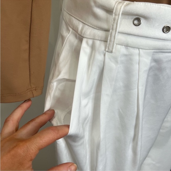 🌟NWT VICI collection belted high waisted wide leg pants/trousers, white, size M - Picture 4 of 10